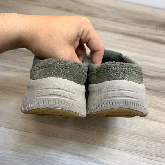 Martha Stewart x Skechers Relaxed Fit Vegan Clogs Easy Going Olive Size 7 Shoes - Picture 4 of 11